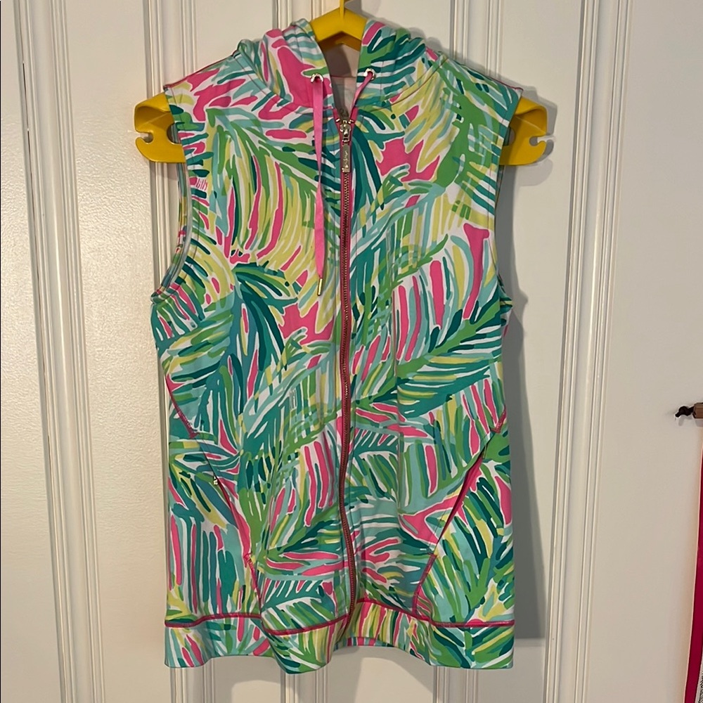 Lilly Pulitzer Luxletic Vest with hood in Tropical Storm. Size Small. Like new